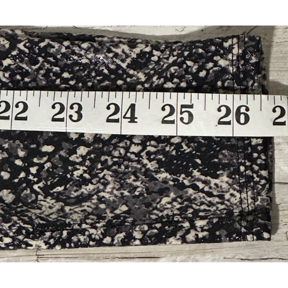 EUC SPANX Snake Print High Waist Leggings Women's Medium Black Gray Activewear - Picture 7 of 8
